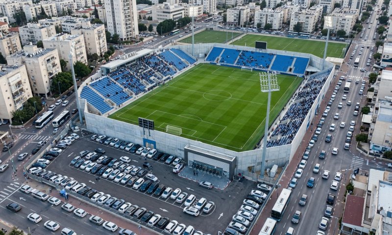 אצטדיון רחובות נחנך: אווירה אינטימית, אבל בעיית חנייה חריפה