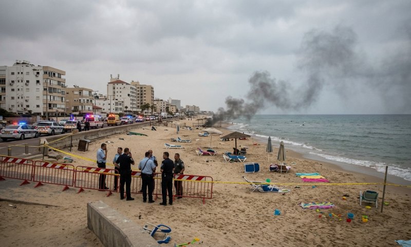 רקטות מלבנון נפלו ליד חופי נהריה כשהיו עמוסים במתרחצים