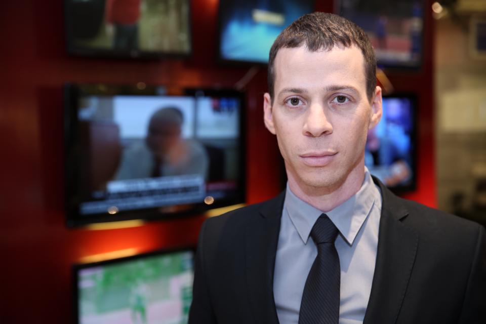 עמית סגל עם הבן במוזיאון: "אני פה בגלל אשתי"