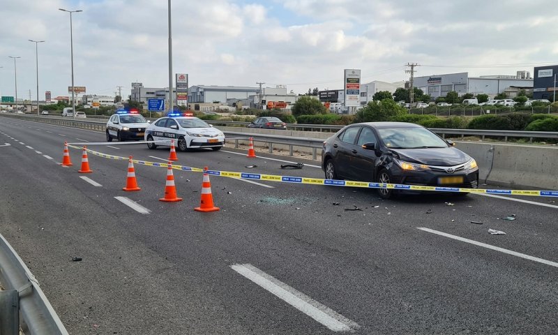הולך רגל נהרג מפגיעת רכב בכביש 2 סמוך לנתניה