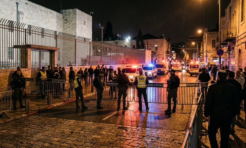 שלושה חיילי נצח יהודה הותקפו על ידי חרדים קיצוניים בירושלים