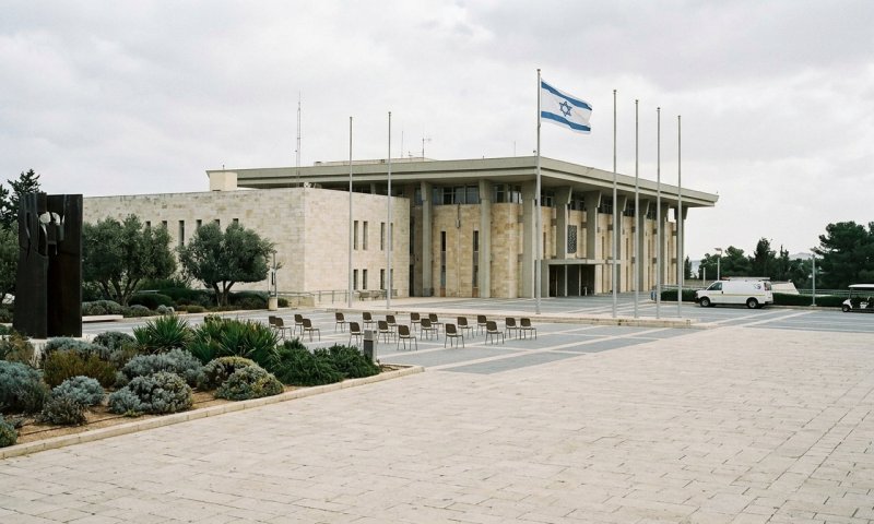 חבר הכנסת דן אילוז התפטר - קטש בתור להחליפו במליאה