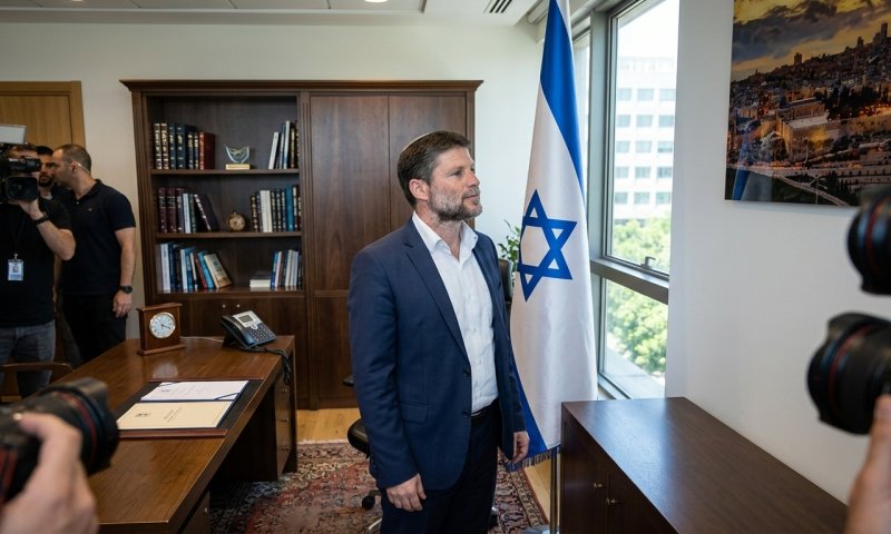 סמוטריץ' שלח סרטונים אישיים ל-58 יישובים ביו"ש: "זו הדרך הממלכתית לעמוד מאחוריכם"