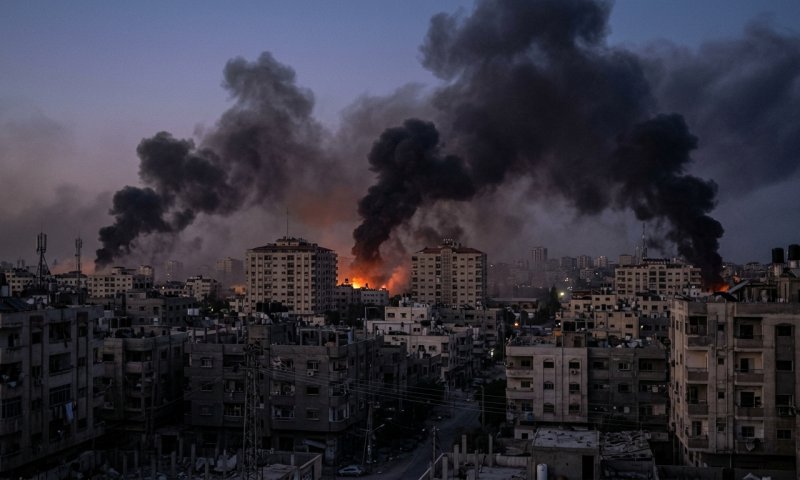 ארה"ב תקפה הגנות אוויריות באיראן, טהראן ירתה טילים על בסיס אמריקאי בכווית