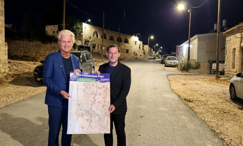 מנהיג הימין ההולנדי חירט וילדרס ביקר בשומרון והצהיר: "זו הארץ שלכם"
