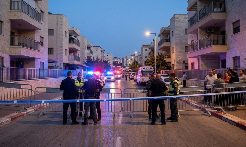 הילד בן ה-4 שנדקר בבית שמש שוחרר לביתו