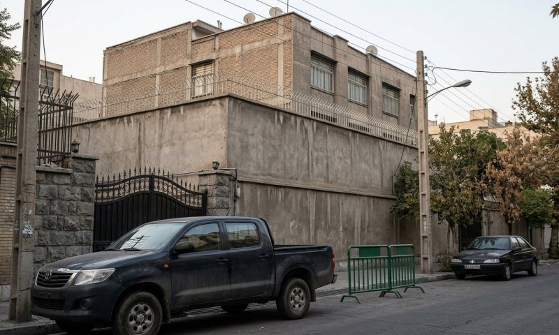המוסד תכנן להמליך את אחמדינג'אד - ונכשל