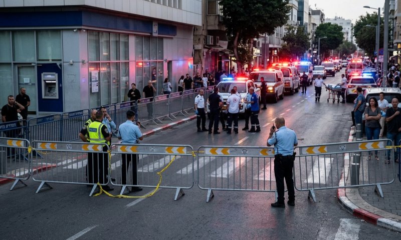 עובדת בנק נדקרה בתל אביב, חשוד בן 67 נעצר