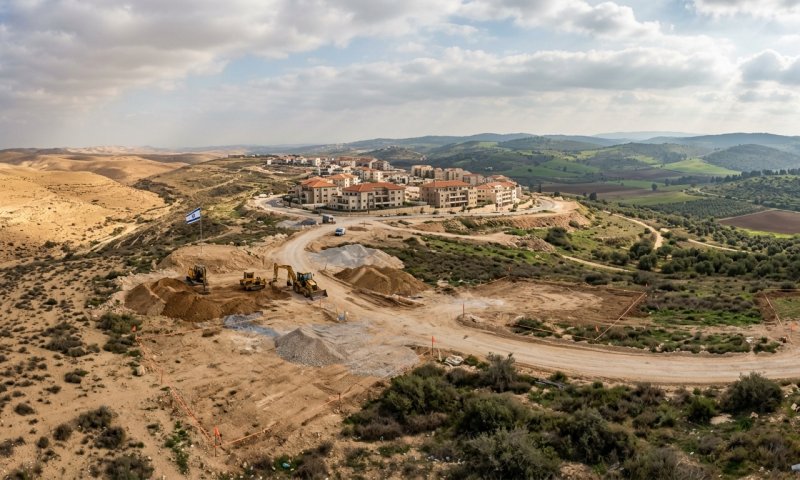 סמוטריץ' מציג: מיליון יהודים ו-40 יישובים בנגב ובגליל