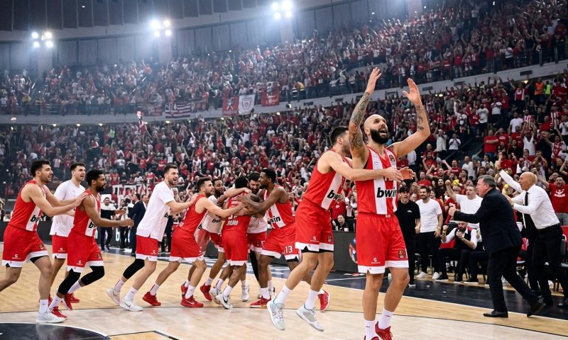 אולימפיאקוס גברה על פנרבחצ'ה ותפגוש את ריאל בגמר