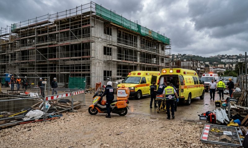 עובד זר נהרג מנפילה מגובה באתר בנייה בטירת הכרמל