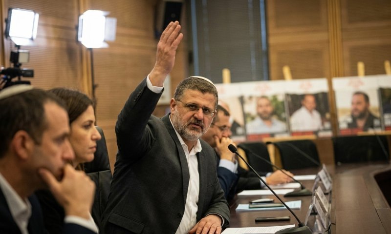 חבר כנסת בליכוד מאיים על אדלשטיין ואילוז: פרשו תוך יממה