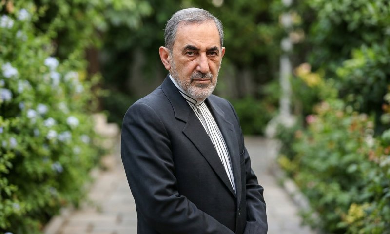 יועץ חמינאי מאיים: "שעת האפס הגיעה - המשגרים נערכים לפעולה"