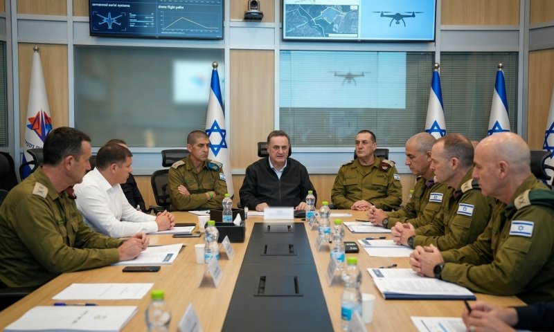 כ"ץ כינס דיון דחוף על איום הרחפנים: "פועלים לתוכנית מיידית"