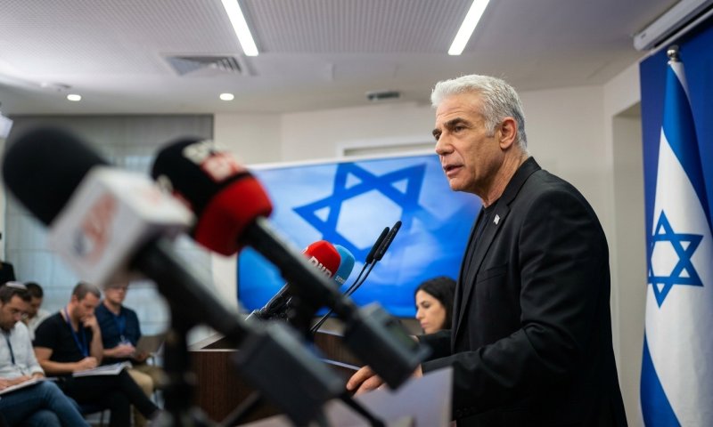 לפיד לנתניהו: "על אסונות משלמים - לא תקים יותר ממשלות"