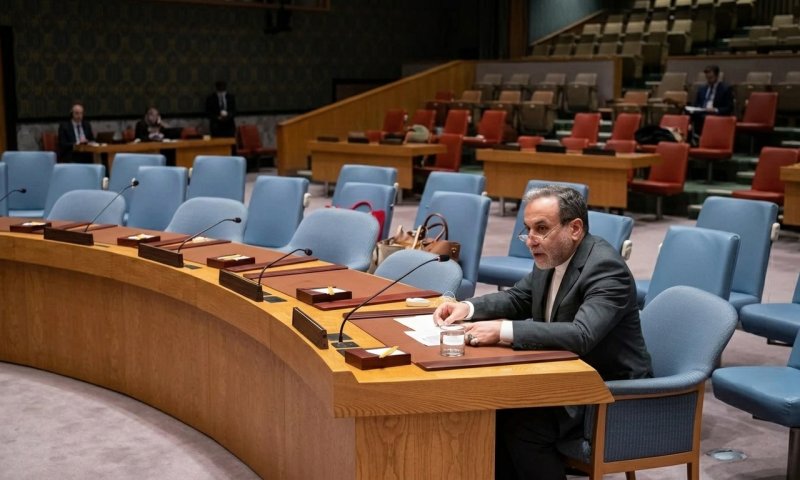 איראן: "לא נפתח את מצר הורמוז עד לכניעה אמריקנית"