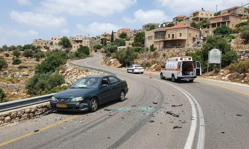 צעיר נפצע בינוני לאחר שרכבו התנגש בעמוד בפקיעין