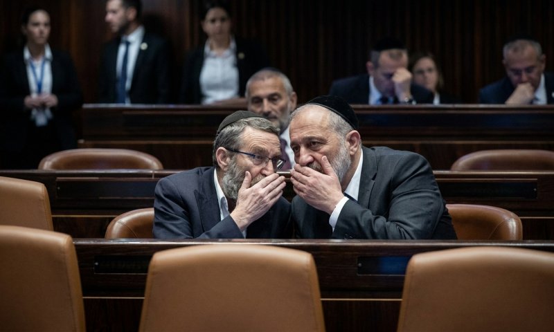 ש"ס ודגל התורה מכחישות: אין דיל עם נתניהו על חוקי הגיוס