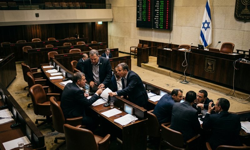 חוק יסוד לימוד תורה עבר בכנסת, האופוזיציה: "חוק יסוד ההשתמטות"