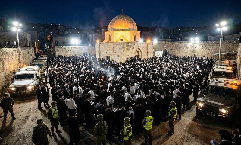 אלפי מתפללים נכנסו בלילה לקבר יוסף בשכם בליווי צה"ל