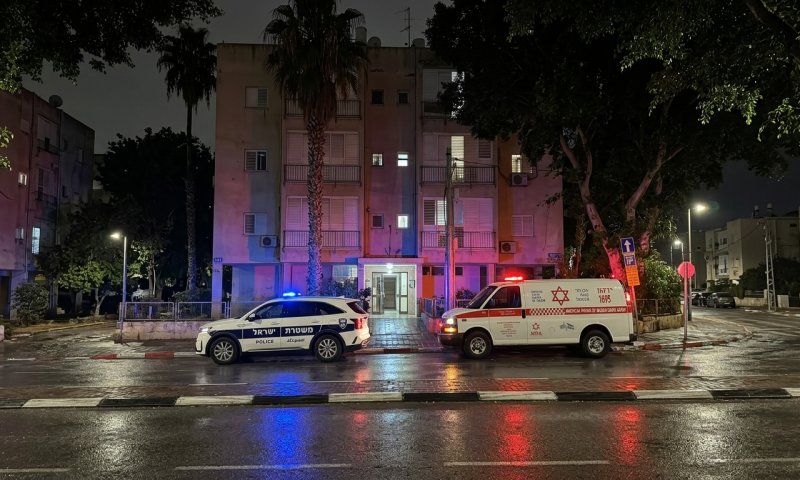 אישה נמצאה ללא רוח חיים בדירה בחדרה