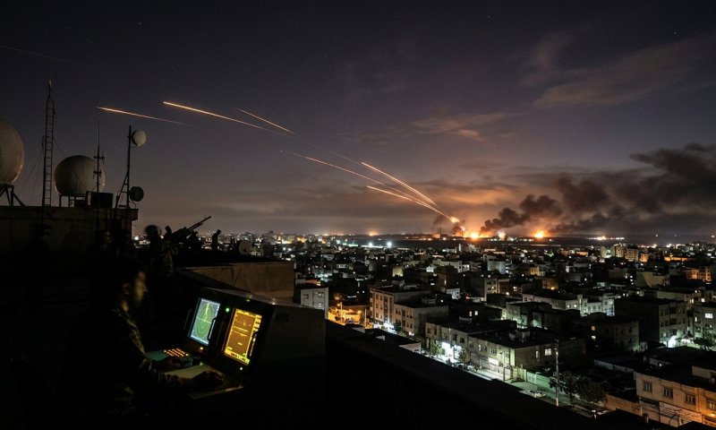 ארה"ב שולחת מטוסי קרב למזרח התיכון בצל החלטה אפשרית על מלחמה באיראן