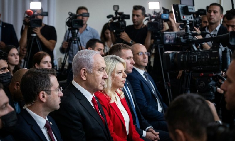 לשכת נתניהו: יועצו לא פוטר - התפטר מרצונו, ועכשיו יתבע דיבה