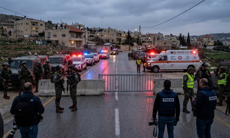 כוחות ביטחון ירו ב-2 פלסטינים שהשליכו אבנים בדיר ג'ריר
