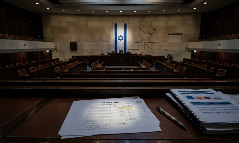 איזנקוט מוביל: "ישר!" המפלגה הגדולה בסקר עם 24 מנדטים