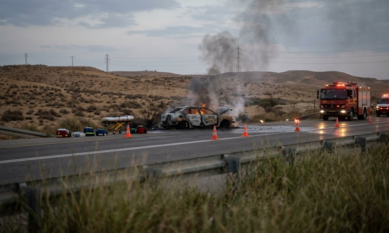 שני בני אדם נספו ברכב שעלה באש בכביש 40 בנגב