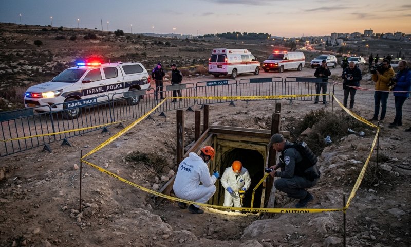 מנהרה בעומק 25 מטרים נחשפה ליד ירושלים - שני חשודים נעצרו