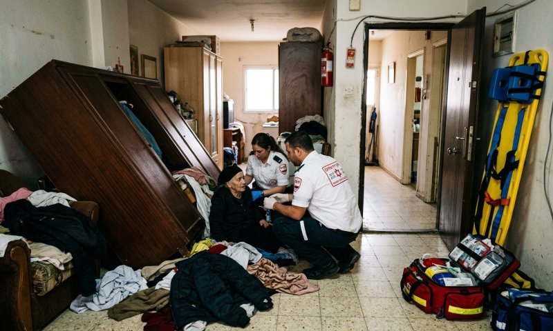 ארון בגדים נפל על אישה בבית שמש - פונתה בינונית להדסה