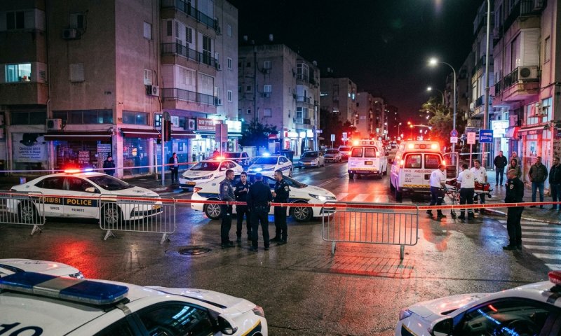גבר כבן 70 נדקר באנוש ברחוב בנתניה
