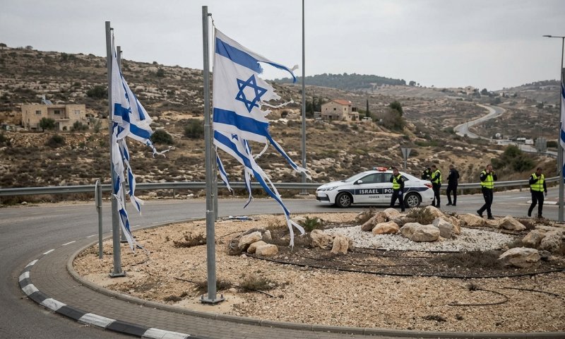 דגלי ישראל הושחתו בכיכר רוואבי בבנימין
