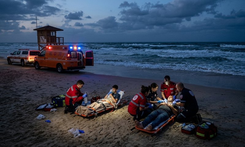 שני אנשים טבעו בחוף לא מוכרז ליד בית ינאי ופונו לבית החולים