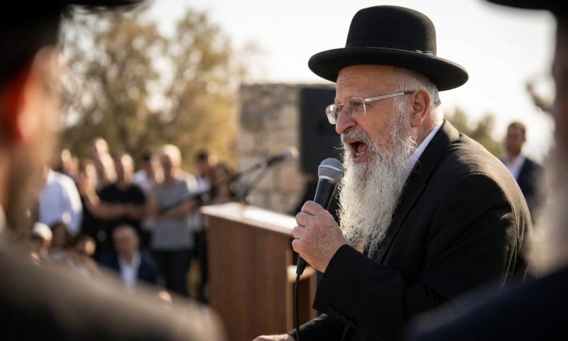 הרב אליהו לטראמפ: "עם ישראל שרד 2,000 שנה בלעדיך"