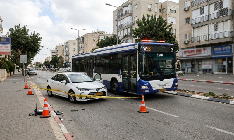 גנב אוטובוס ציבורי בתל אביב וגרם לתאונה עם כמה רכבים