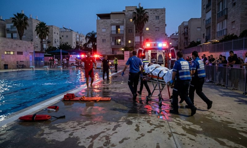 ילד בן 11 טבע בבריכה בבני ברק - פונה לבית החולים במצב יציב