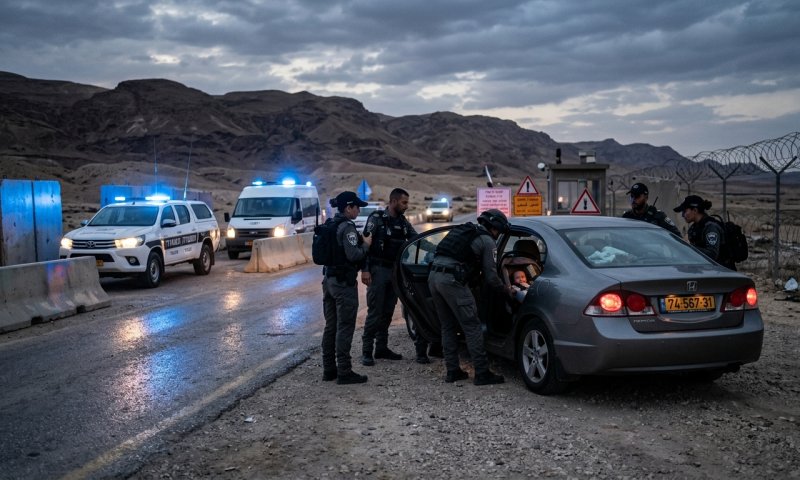 משטרה חילצה זוג ישראלים עם תינוק מיריחו