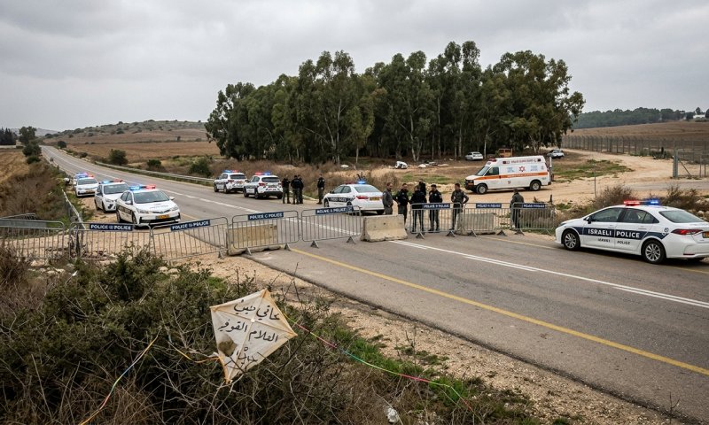 עפיפון עם כיתוב בערבית אותר ביער שמחוני בעוטף עזה