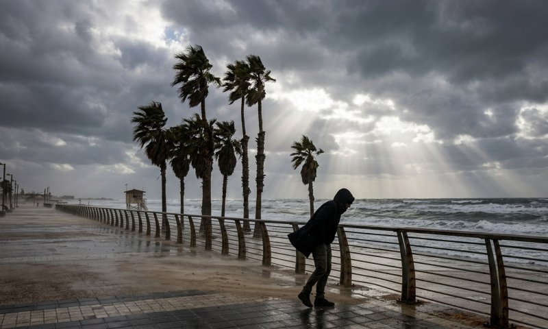 מזג האוויר היום: נאה עם עומסי חום ורחצה מסוכנת בים