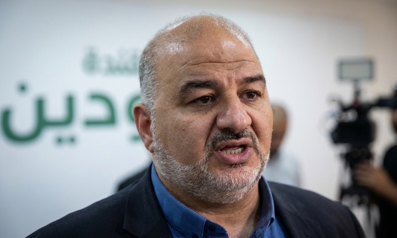 מנסור עבאס סירב להגיד שצריך להשמיד את חמאס: "מאיימים עליי"
